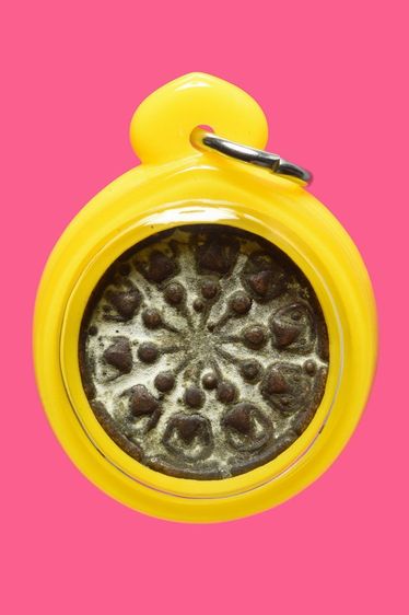 พระงบน้ำอ้อย หลวงพ่อโบ้ย วัดมะนาว รุ่นเเรก จ.สุพรรณบุรี สภาพสวยมากๆ ไม่ผ่านการใช้ พระเจ้าของเดิมเก็บเก่ามายาวนาน พระบ้านๆผิวหิ้งๆเก่าๆเลยคับ