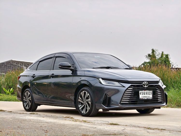 Toyota Yaris ATIV 2023 1.2 Premium Luxury Sedan เบนซิน เกียร์อัตโนมัติ เทา รูปที่ 2