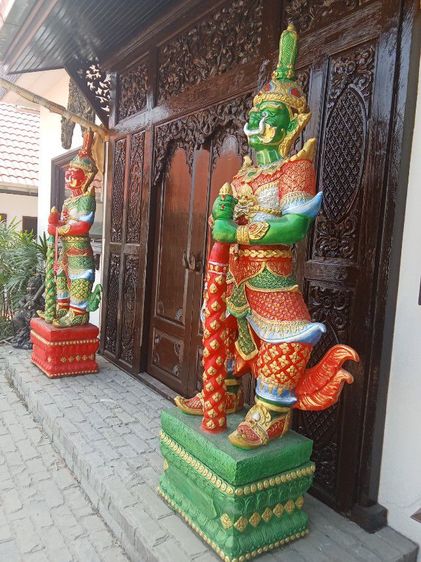 ขายท้าวเวสสุวรรณ สูง 2.3 คู่ 20000 แถม สูง 1 เมตร 1 คู่ สนใจ 0648922789 คับ รูปที่ 3