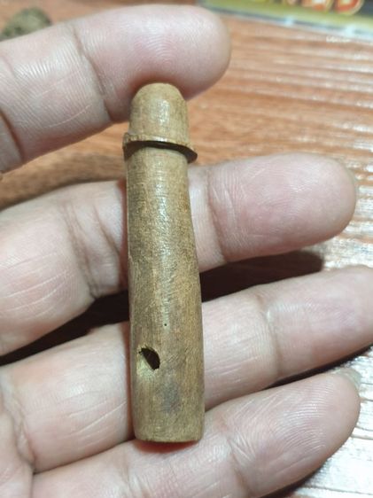 ปลัดขิกหลวงปู่เมฆ และ ปลัดขิก ไม้กาฝาก ไม่ทราบวัดและปีที่ออก สภาพสวยเก่าได้อายุ ปลัดขิกหลวงปู่เมฆ 300 ปลัดขิกไม้กาฝาก 400 สนใจ 2 อันคิด 500 รูปที่ 17