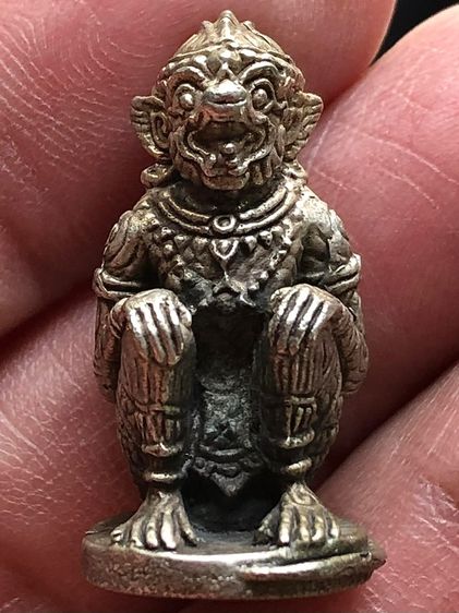 พระหนุมารเนื้อเงินเก่าคะ