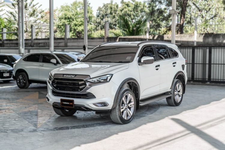 รถ Isuzu MU-X 3.0 Ultimate AT 2WD สี ขาว