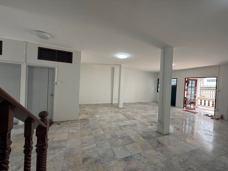 ไม่มี ใช่ ขายบ้าน เดี่ยว 2 ชั้น 35 ตรว . รีโนเวทใหม่ทั้งหลัง รูปที่ 2