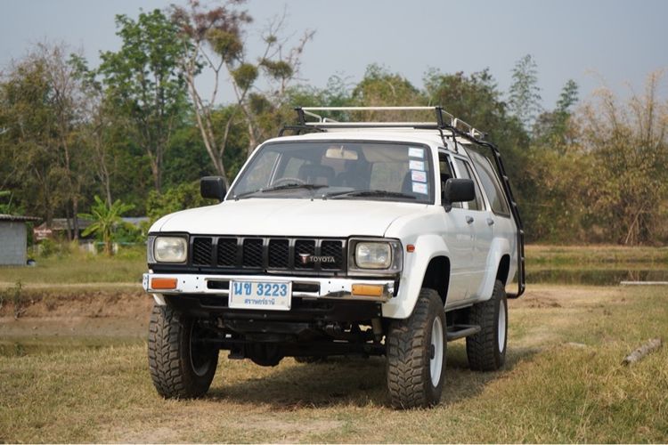 รถ Toyota LN 2.8 Extracab 4WD สี ขาว