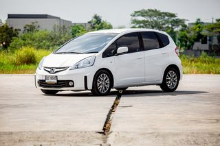 Honda Jazz 1.5S ปี2011 สีขาว  เกียร์Auto ฎย9585