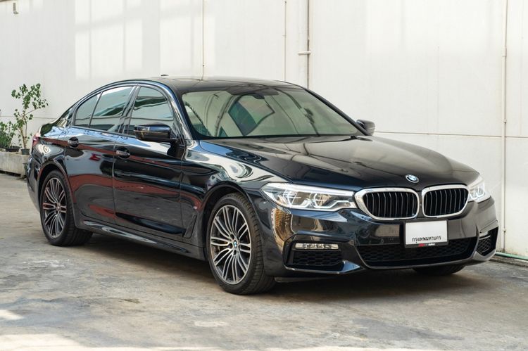 รถ BMW Series 5 530e สี ดำ