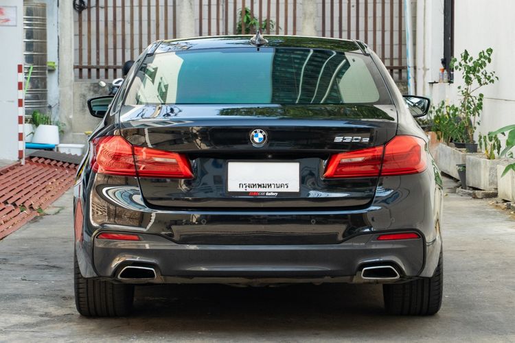 BMW Series 5 2019 530e Sedan ปลั๊กอินไฮบริด (PHEV) ไม่ติดแก๊ส เกียร์อัตโนมัติ ดำ รูปที่ 4