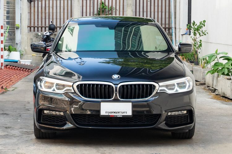 BMW Series 5 2019 530e Sedan ปลั๊กอินไฮบริด (PHEV) ไม่ติดแก๊ส เกียร์อัตโนมัติ ดำ รูปที่ 3