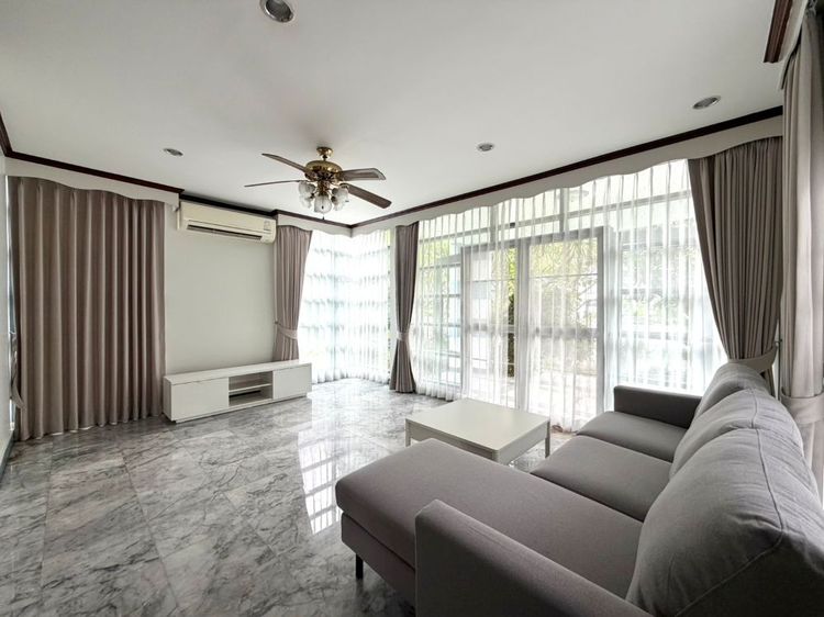 มีบางส่วน ให้เช่าบ้านเดี่ยว หมู่บ้านโฮมเพลส รามคำแหง 140 พร้อมเข้าอยู่ ทำเลดี เดินทางสะดวก ใกล้รถไฟฟ้าสายสีส้ม รูปที่ 2