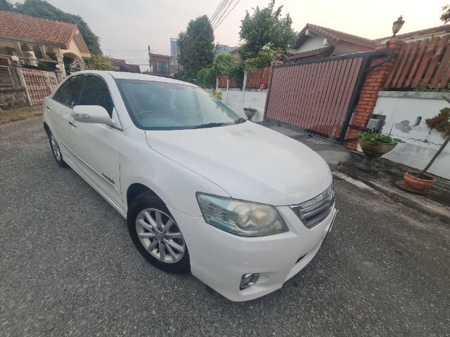 รถ Toyota Camry 2.4 Hybrid สี ขาว