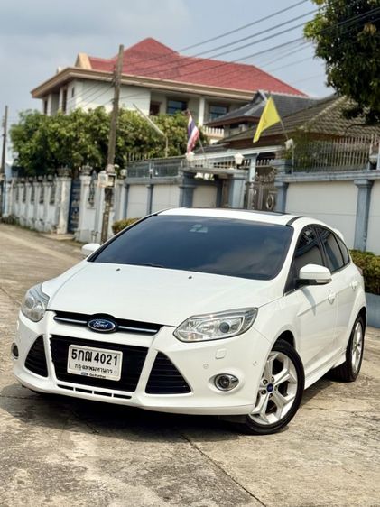รถ Ford Focus 2.0 Sport Plus สี ขาว