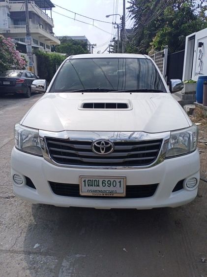รถ Toyota Hilux Vigo Champ Smart Cab 2.5 J สี ขาว