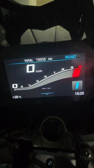 ขายรถบ้านใช้เอง BMW F900XR ปี21 จด22 ราตา260,000 พร้อมออกtrip สภาพดีมาก อัคนี  โทร 081  688 3433ไม่เคยชน ไม่เคยล้ม,เช็คศูนย์ยางใหม่ เช็คศูนย์  Bmw mile 19,900km. รูปที่ 18