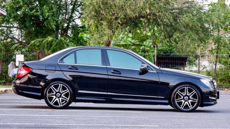 Mercedes-Benz C-Class 2014 C250 CGI Sedan เบนซิน ไม่ติดแก๊ส เกียร์อัตโนมัติ ดำ รูปที่ 4