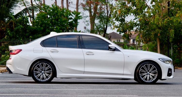 BMW Series 3 2021 320d Sedan ดีเซล ไม่ติดแก๊ส เกียร์อัตโนมัติ ขาว รูปที่ 4