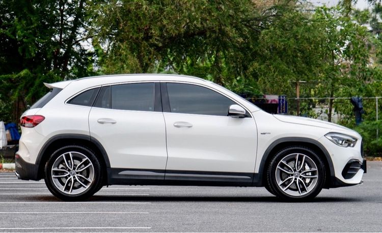 Mercedes-Benz GLA-Class 2021 GLA35 Sedan เบนซิน ไม่ติดแก๊ส เกียร์อัตโนมัติ ขาว รูปที่ 3