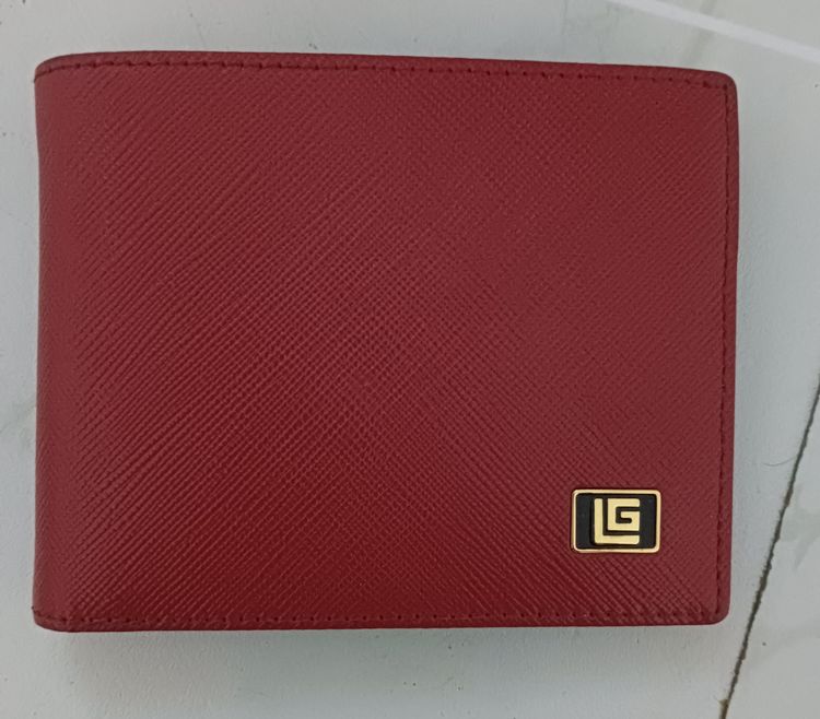 กระเป๋าสตางค์แบบพับสั้นจากแบรนด์ Guy Laroche (กี ลาโรช) 