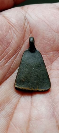 หลวงพ่อเงิน ผิวหิ้งๆ