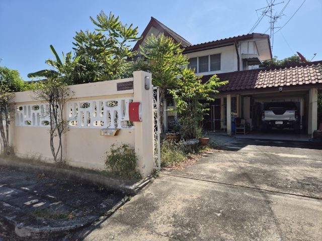 บ้านเดี๋ยว 100 ตรว. ถ.เสรีไทย 4นอน 3น้ำ 3จอดรถ