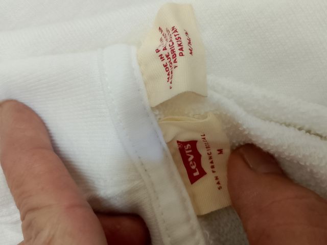 เสื้อฮู้ดลีวายส์ รูปที่ 2