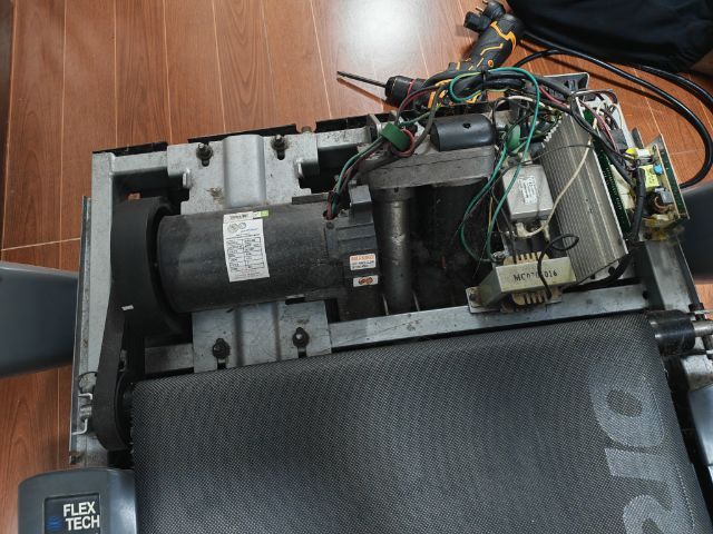 ช่างซ่อมลู่วิ่งไฟฟ้าHorizon841T​ ช่างซ่อมลู่วิ่งไฟฟ้างามวงศ์วาน28​ ซ่อมได้ทุกรุ่น​ ทุกยี่ห้อ​ ทุกอาการบริการถึงบ้านท่านทั่วไทย รูปที่ 7