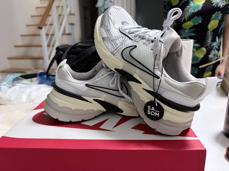 รองเท้าผ้าใบ เงิน อื่นๆ UK 3.5 | EU 36 | US 5 Nike v2k run