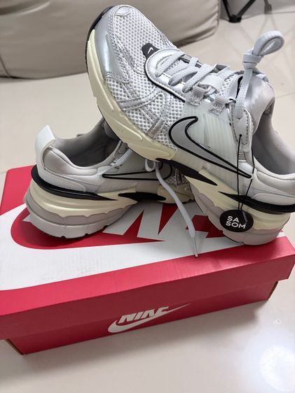 Nike v2k run รูปที่ 2