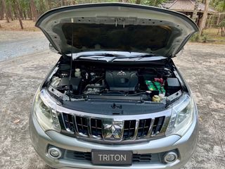 Mitsubishi triton Plus Mega cab 2.4