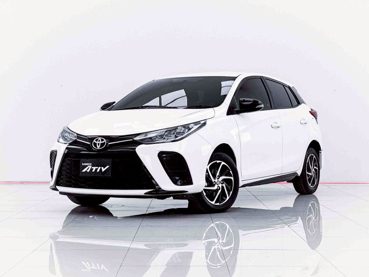รถ Toyota Yaris 1.2 Sport สี ขาว