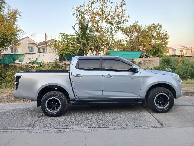 Isuzu D-MAX 2019 1.9 Hi-Lander ZP Pickup ดีเซล ไม่ติดแก๊ส เกียร์ธรรมดา บรอนซ์เงิน รูปที่ 4