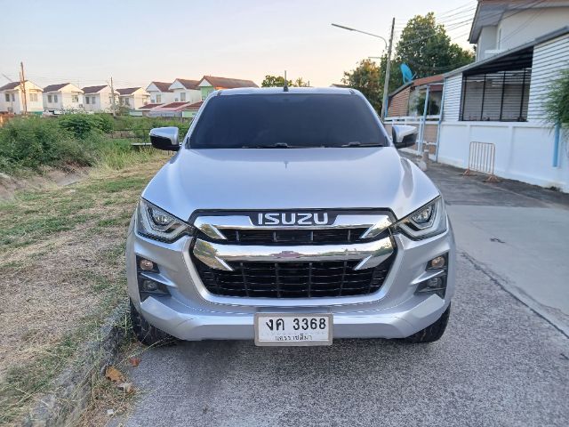Isuzu D-MAX 2019 1.9 Hi-Lander ZP Pickup ดีเซล ไม่ติดแก๊ส เกียร์ธรรมดา บรอนซ์เงิน รูปที่ 2