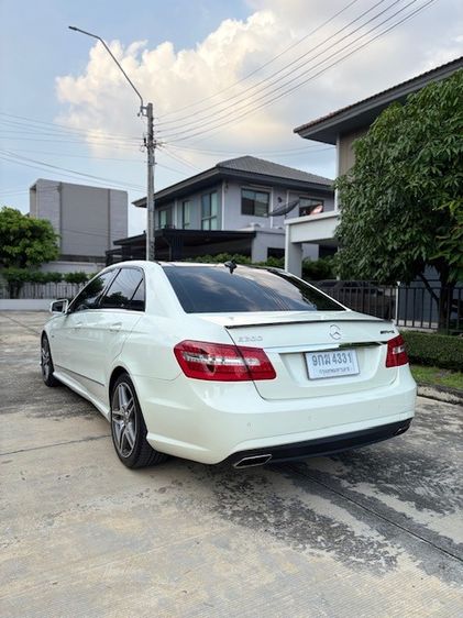 Mercedes-Benz E-Class 2012 E200 CGI Sedan เบนซิน เกียร์อัตโนมัติ ขาว รูปที่ 4