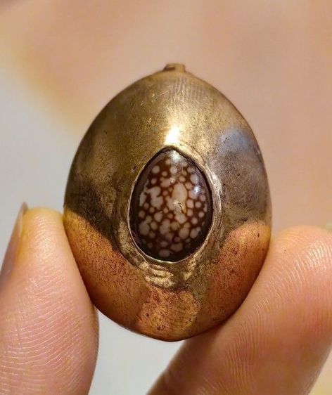 เครื่องรางของขลัง เบี้ยแก้ ป้องกันภัยคุณไสย์ พุทธคุณในตัว เมตตามหานิยม แบ่งปันให้ตามรูป รูปที่ 5