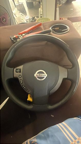 พวงมาลัยนิสสัน