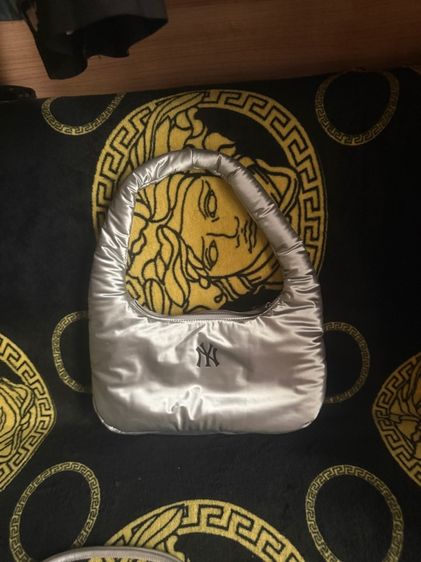 กระเป๋า