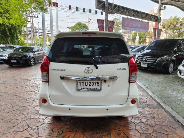 Toyota Avanza 2012 1.5 S Utility-car เบนซิน ไม่ติดแก๊ส เกียร์อัตโนมัติ ขาว รูปที่ 4