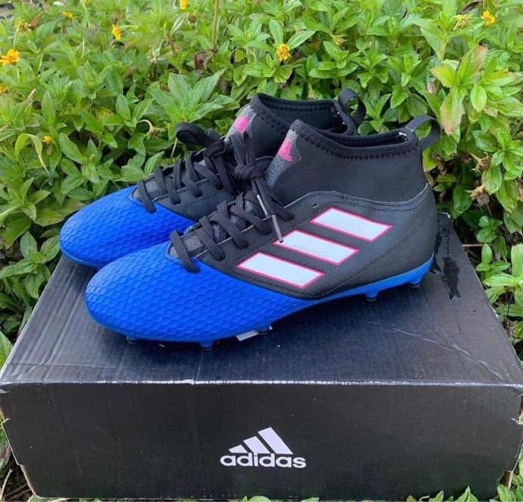 รองเท้าสตั๊ดอดิดาสแท้