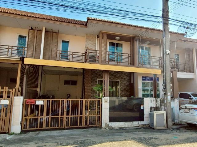 2015 มีบางส่วน ขายทาวน์เฮ้าส์ หมูบ้านไอลีฟทาวน์ กม.18 เจ้าของขายเองค่ะราคา2,300,000 รูปที่ 2