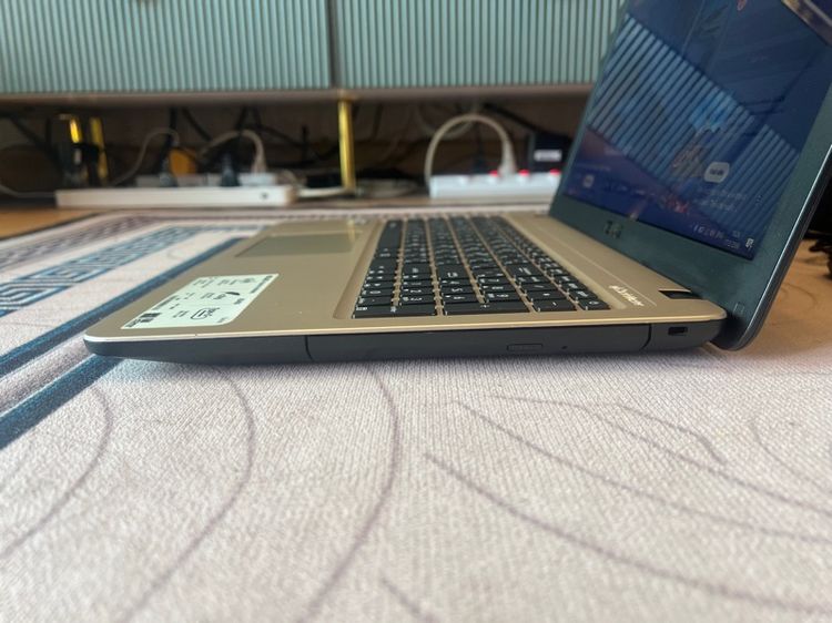 Asus i3 Gen 7  Ram 4 G  สภาพสวยใหม่มาก แบตนาน  กระเป๋า อุปกรณ์ครบ ส่งปลายทางได้ รูปที่ 6
