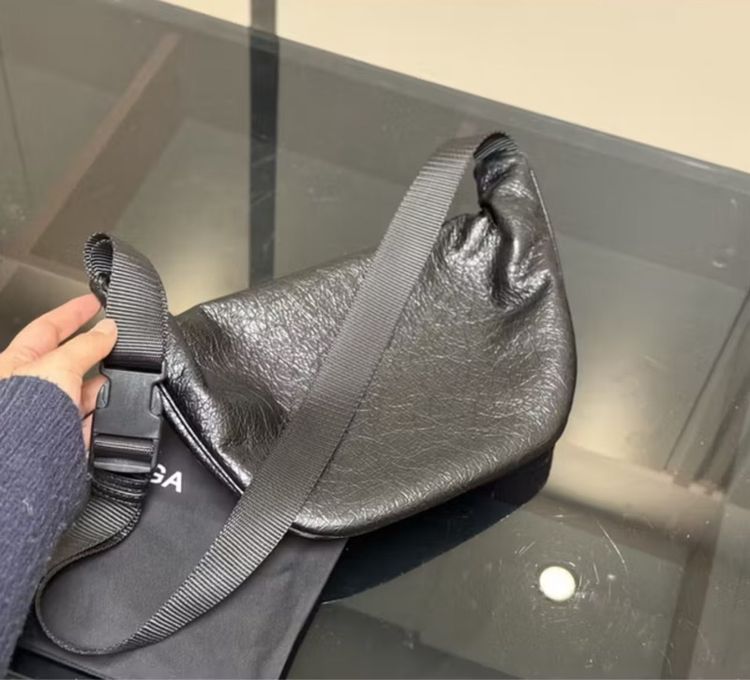 Sale‼️กระเป๋าคาดเอว,คาดอก Balenciaga กันน้ำหนังPU(ไม่มีกล่อง) รูปที่ 4