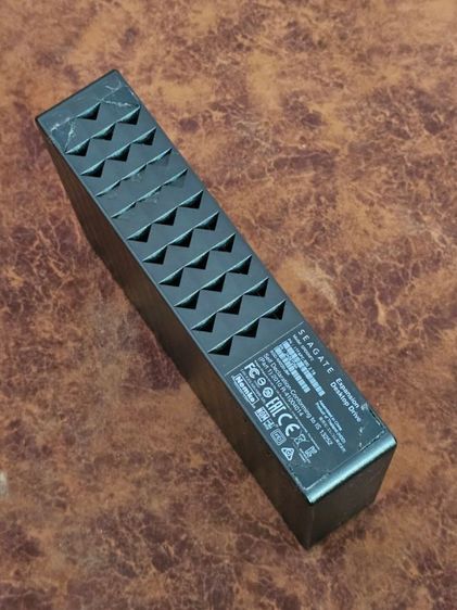 อุปกรณ์ในภาพคือฮาร์ดดิสก์แบบพกพา Seagate Expansion Desktop Drive ขนาด 2TB รุ่น SRDONF2 รูปที่ 3