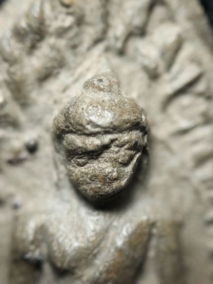 พระรอดลำพูนเนื้อเขียวครับ รูปที่ 5