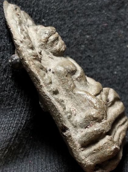 พระรอดลำพูนเนื้อเขียวครับ รูปที่ 10