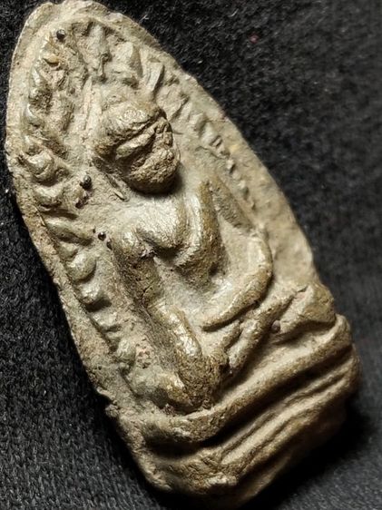 พระรอดลำพูนเนื้อเขียวครับ รูปที่ 12