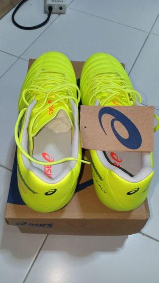 ผู้ชาย เหลือง รองเท้าฟุตบอล Asics เบอร์ 9.5 US.43