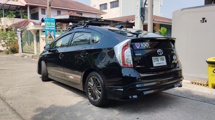 Toyota Prius 2013 1.8 Hybrid TRD Sportivo II Sedan ไฮบริด เกียร์อัตโนมัติ ดำ รูปที่ 4