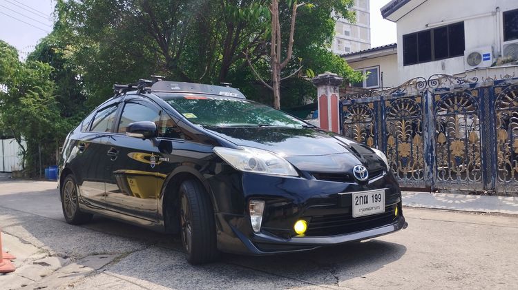 Toyota Prius 2013 1.8 Hybrid TRD Sportivo II Sedan ไฮบริด เกียร์อัตโนมัติ ดำ รูปที่ 3