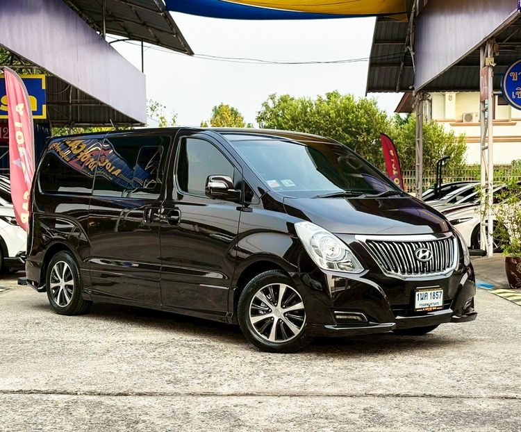 Hyundai H-1  2018 2.5 Deluxe Van ดีเซล ไม่ติดแก๊ส เกียร์อัตโนมัติ น้ำตาล
