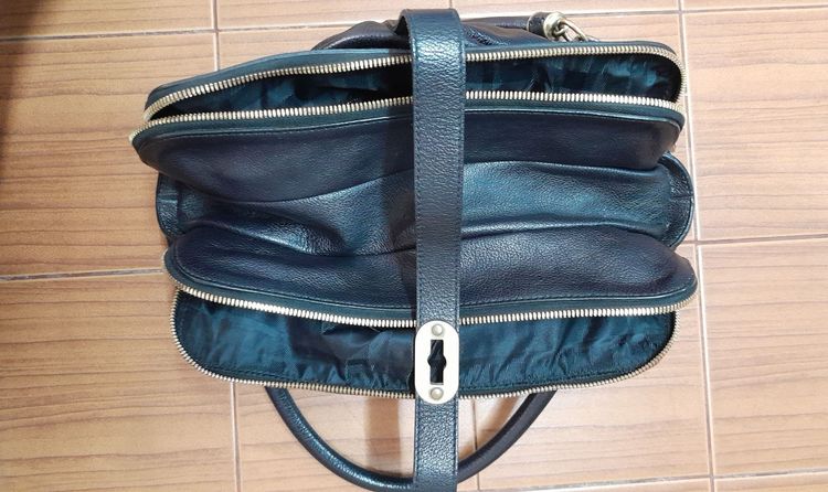 ถูกไฟลุก Burberry Bartow Leather Bag เป๋าหนังสภาพกริบสีดำ อะไหล่ทองรมดำ ถูกม๊ากก รูปที่ 7