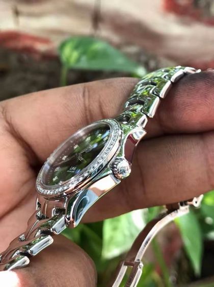 Tag Heuer Link Lady G4 Quartz Full Diamond Black Dial WJF131A🇨🇭🇨🇭
    รูปที่ 8